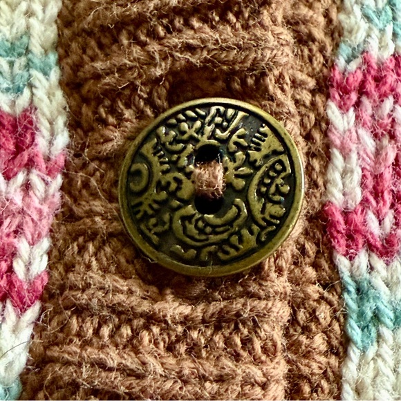 Maggie & Zoe Cardigan Sweater - Picture 4 of 6